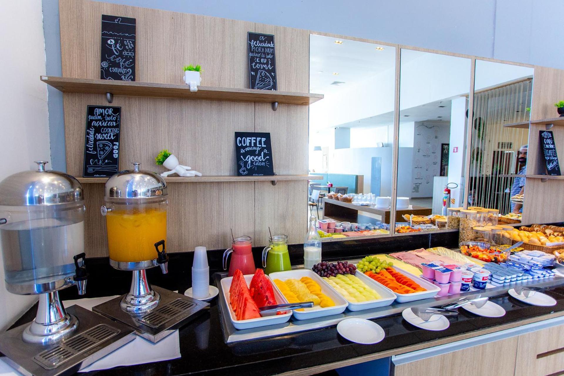 Tulip Inn กัมโปส โดส กอยตากาเซส ภายนอก รูปภาพ