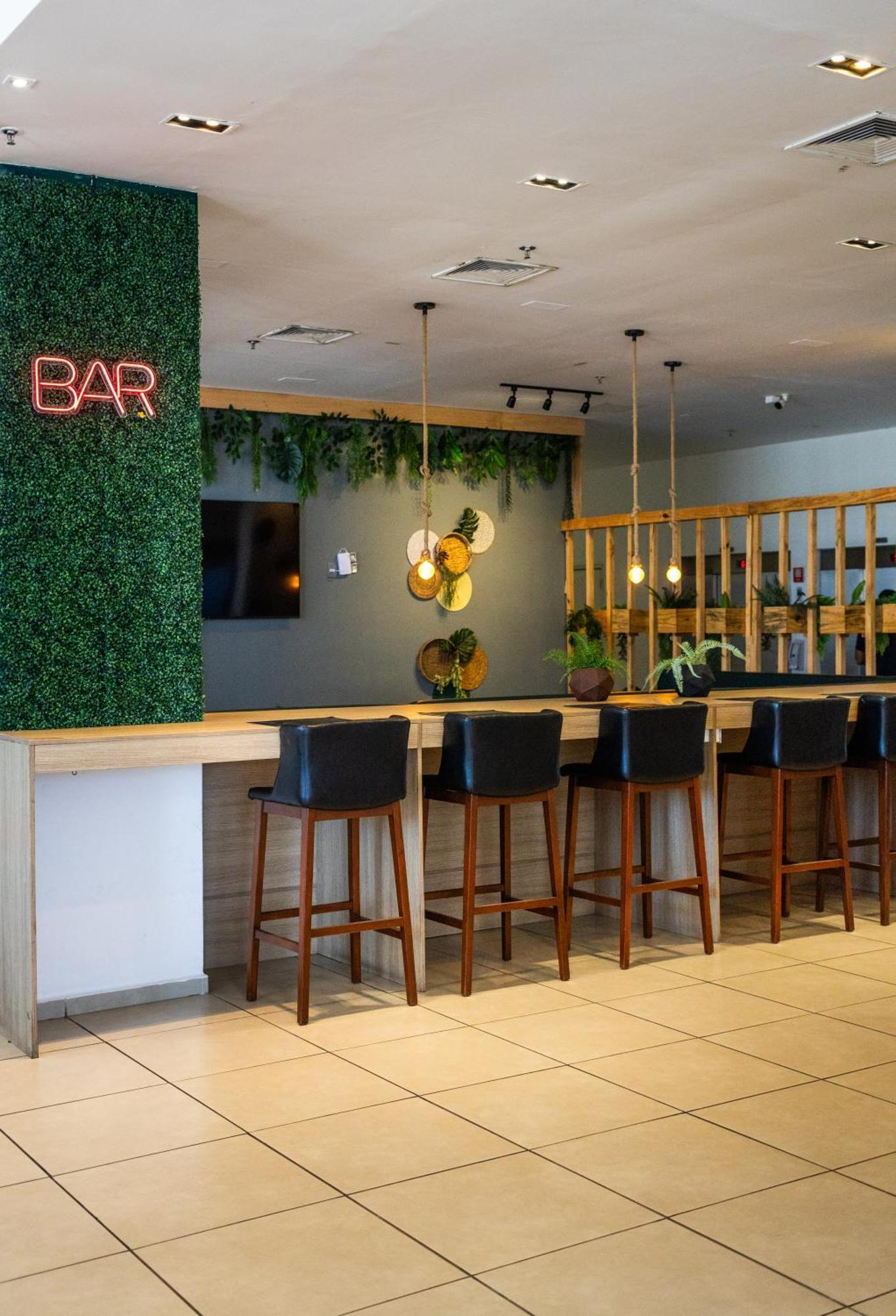 Tulip Inn กัมโปส โดส กอยตากาเซส ภายนอก รูปภาพ